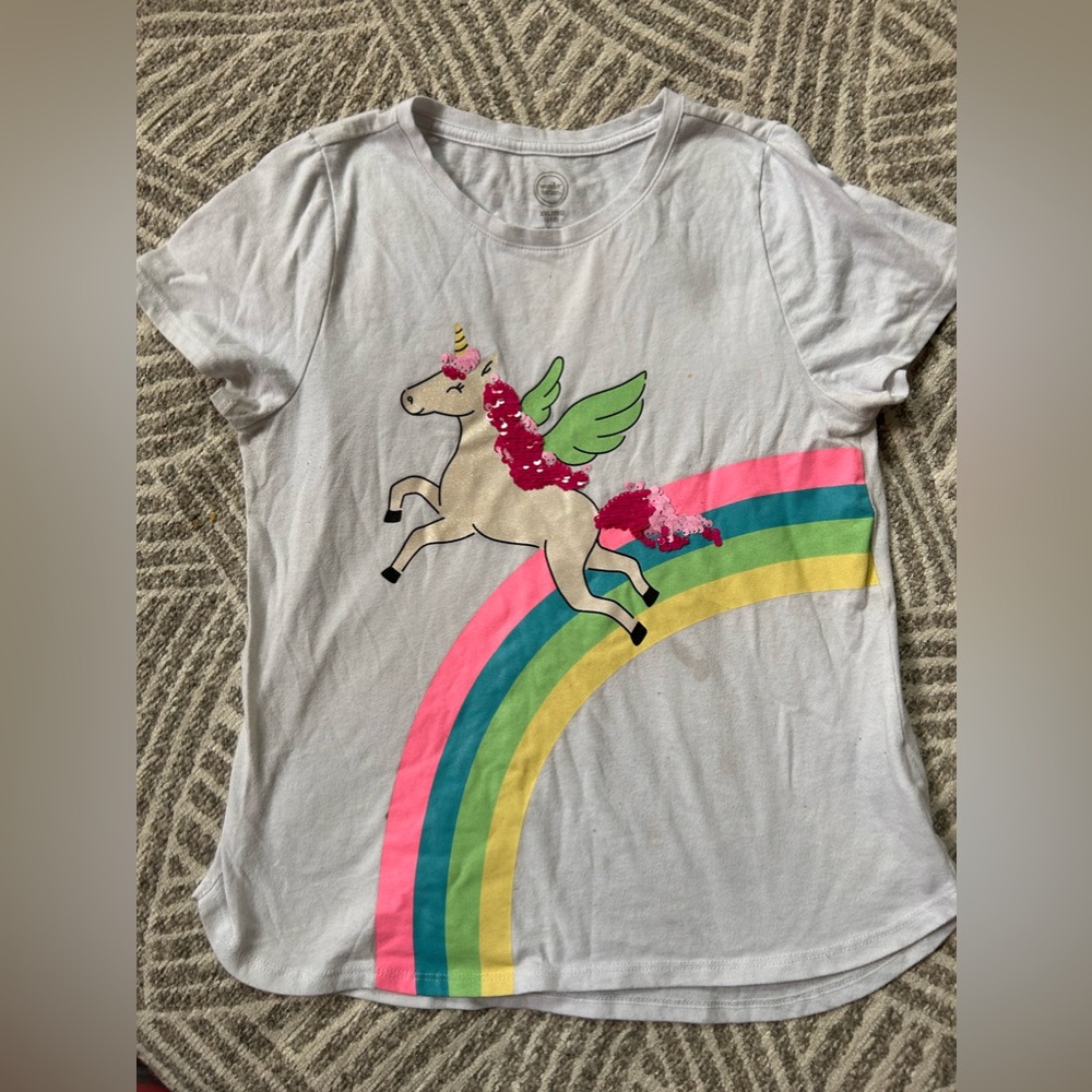 Girls tshirt with unicorn